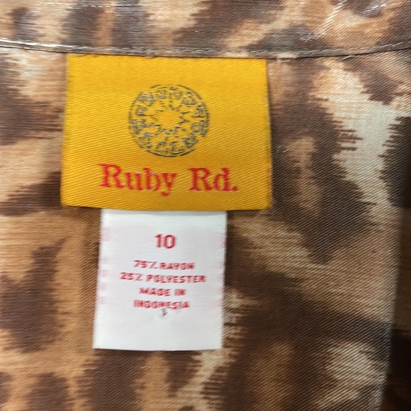 Ruby Rd. Button-Down Top (Size 10) silky feel - Picture 2 of 4